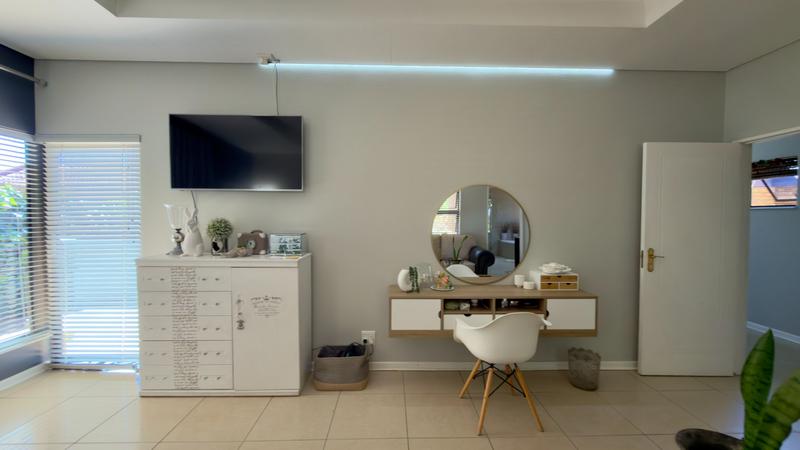 5 Bedroom Property for Sale in Pentagon Park Free State